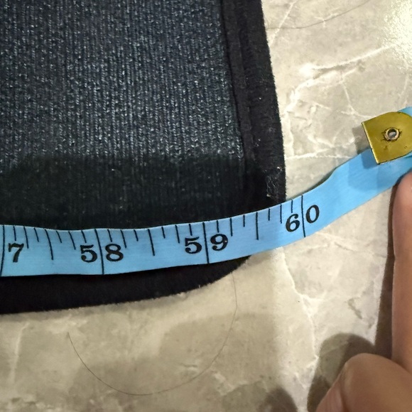 38”x60” Basketball Rug - Picture 4 of 4